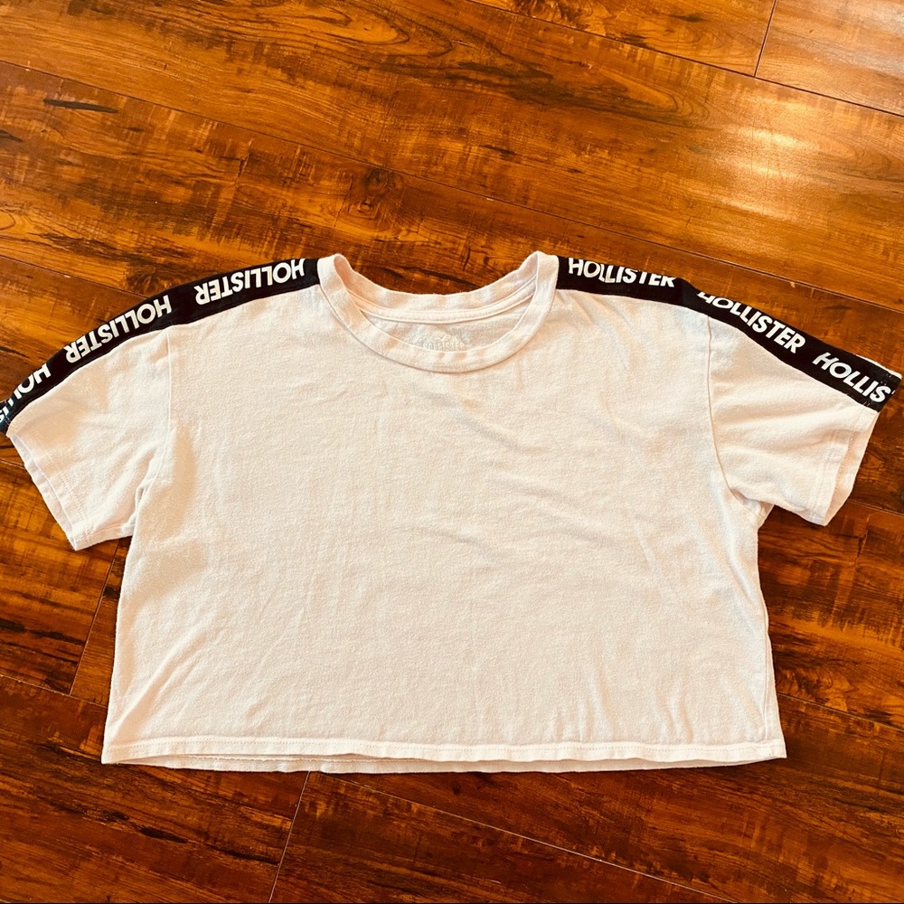 3/$24 Hollister Soft pink crop top